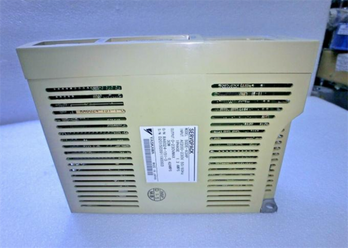 Yaskawa SGDE Sigma Series AC Servo Amplifier Brand New Original 0