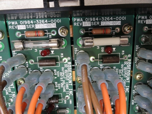 01984-1144-0001 EMERSON DC POWER DISTRIBUTION BUS RS3 Pengendalian sirkuit papan