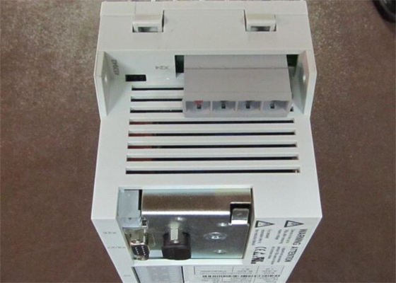 Lenze ECSCA008C4B SERVO DRIVE DAYA INPUT: 2/PE DC 0-565 V / 675V 8 AMP