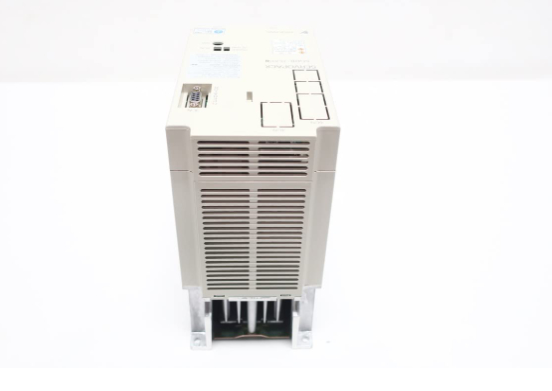 Yaskawa SGDB-15ADG AC SERVO AMPLIFIER 200-230V 10A 1.3KW Kontrol Posisi