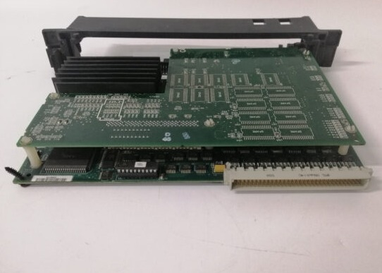 Modul I/O GE Fanuc IC697CPX935 96 MHZ 32-BIT Titik Apung 1 Mbyte Memori Cepat