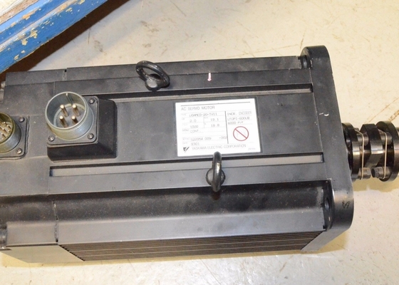 Servo Motor Japan Yaskawa USAMED-20-TV11 2.0kw Dalam Kotak Asli