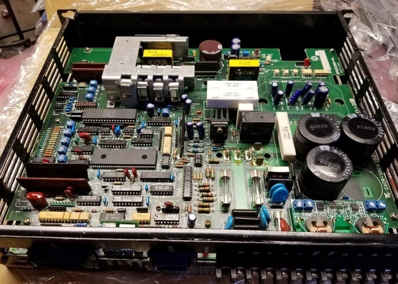 Yaskawa CACR-SR02-AD1-FR Peralatan Servo Motor Baru 200V Tegangan