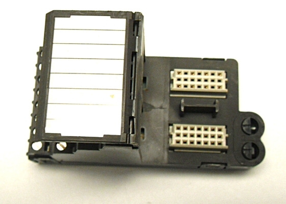 EMERSON KJ4001X1-CJ1 Blok Terminal 32 Saluran 30 VDC Puncak 1mm 150Hz