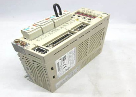 Yaskawa SGDP-04APA Digital AC Servo Control Mendukung Encoder Inkremental dan Absolute