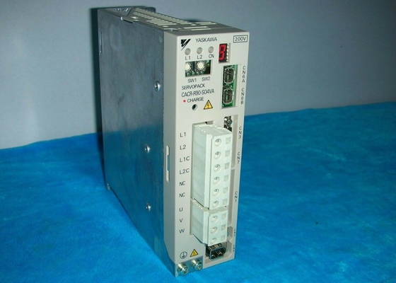 CACR-R90-S04VA YASKAWA Servo Drive 200-230V 100W PLC Pengontrol Logika yang Dapat Diprogram