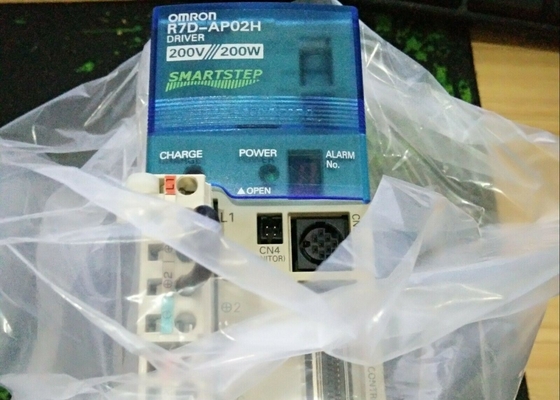 Omron R7D-AP02H Servo Driver 2A 200V Memuat Semua Metode PWM Servo Digital Berdasarkan IGBT