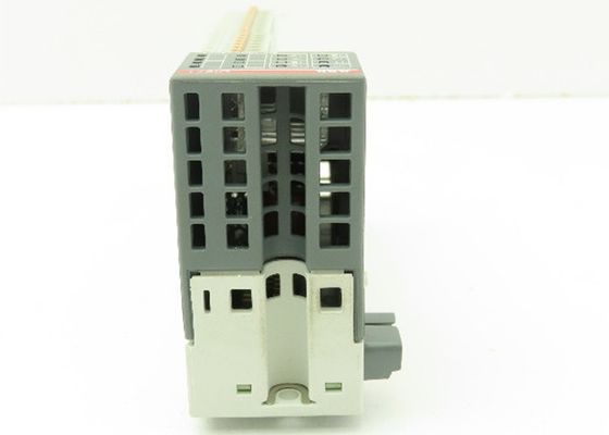 DI571 1TNE968902R2103 S500 Modul Input Digital 8DI 230VAC PLC AC500