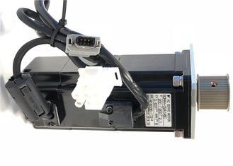 Industrial  Yaskawa Electric  AC Servo Motor 0.91A 200V Japan SGMAH-02A1A6C