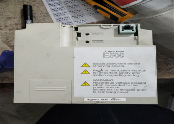 Mitsubishi Variable Frequency Drive E500 Series 0.75 kW FR-E520S-0.75K-EC Single Phase 4A Inverter