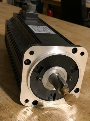 Yaskawa Brand New AC Servo Motor USAFED-13-FJ11 Original Box