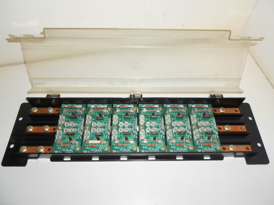 EMERSON 01984-1144-0001 Papan Sirkuit Kontrol RS3 Bus Distribusi Daya DC