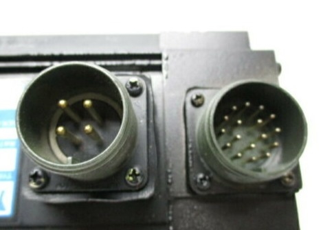 YASKAWA USAFED-05DA1 AC Servo Drive MOTOR 0,45 KW1500 RPM 3,8 A