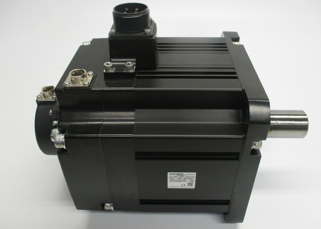 Mitsubishi HF303BS-A48 SERVO MOTOR 12.7 AMP 3 PHASE 3 KW 2000 RPM 184 V