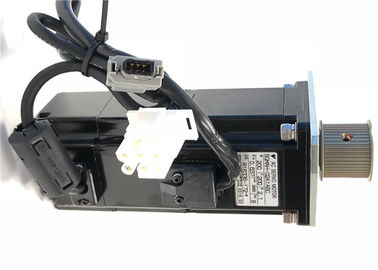 Industrial  Yaskawa Electric  AC Servo Motor 0.91A 200V Japan SGMAH-02A1A6C