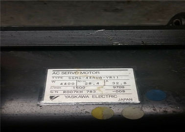 New Yasakwa AC Servo Motor 4400W 200V SGMG-44AWA-YR11 Industrial Servo Motor