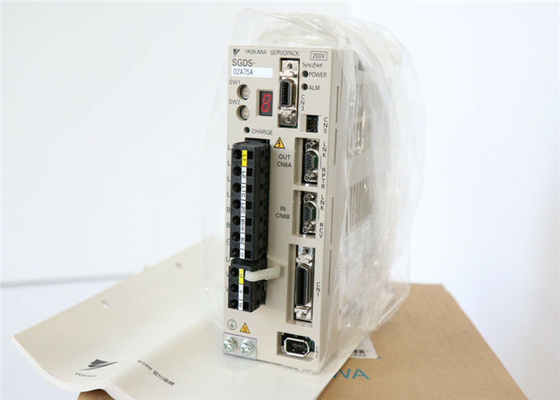 Yaskawa  200W input 1pH SERVO DRIVE 50/60HZ  SGDS-02A75A Free Shipiing