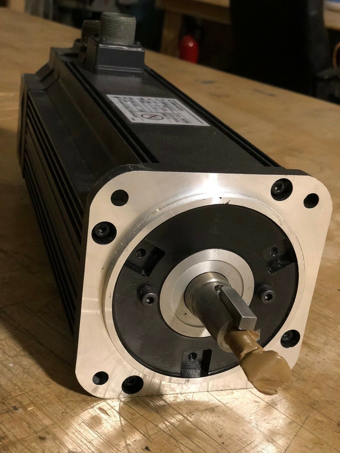 Yaskawa Motor Servo AC Baru USAFED-13-FJ11 Kotak Asli 0